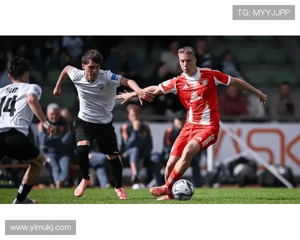 多特拜仁争相考察足球新星